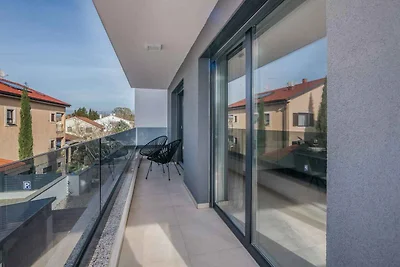 Ferienwohnung mit Terrasse und Klimaanage