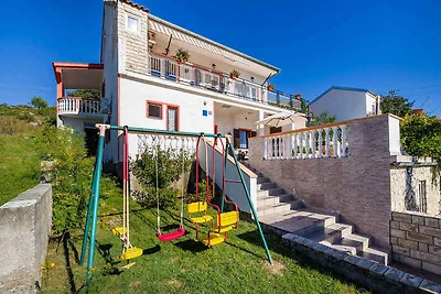 Ferienhaus mit Pool und Meerblick