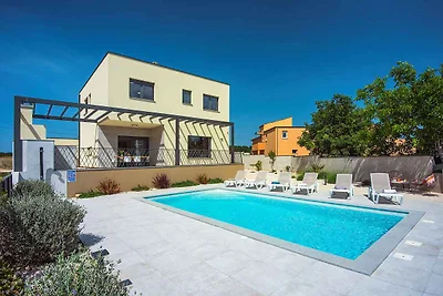 Ferienhaus mit Pool