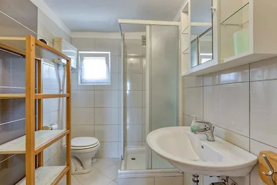 Apartment mit zwei Schlafzimmern, Garten und 