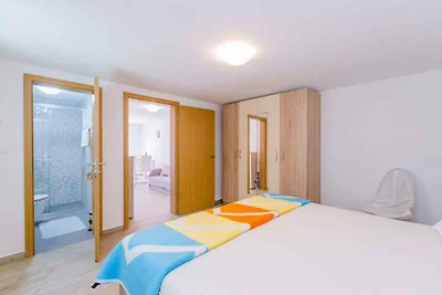 Ferienwohnung mit Terrasse und Klimaanlage