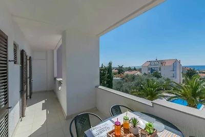 Ferienwohnung mit Pool, Grill und Balkon