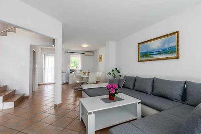 Ferienhaus mit schönem Garten in ruhiger Lage