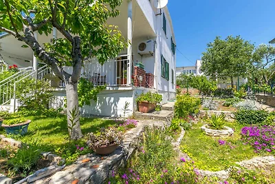 Gemütliche Ferienwohnung „Garden by the Sea“ 