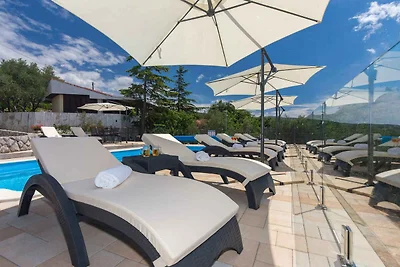 Ferienwohnung mit Klimaanlage und Pool