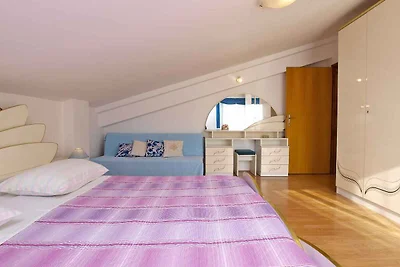 Ferienwohnung mit Klimaanlage und Balkon