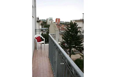 Ferienwohnung mit Balkon, 150 m vom Strand