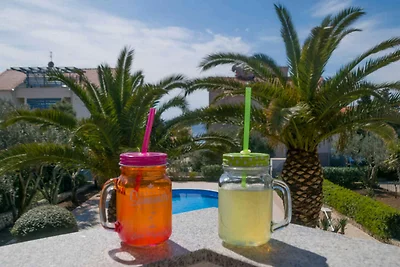 Ferienwohnung mit Pool, Grill und Balkon