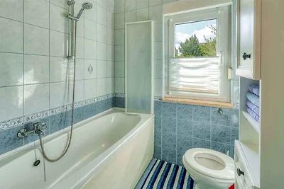 Ferienhaus mit Pool und Grill