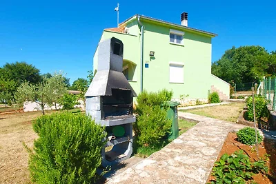 Ferienhaus mit Swimmingpool und überdachter