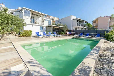 Ferienhaus mit Pool und Grillmöglichkeit