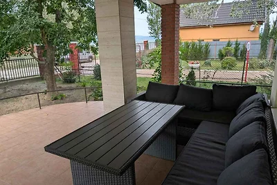 Ferienwohnung mit grosser Terrasse und Panora