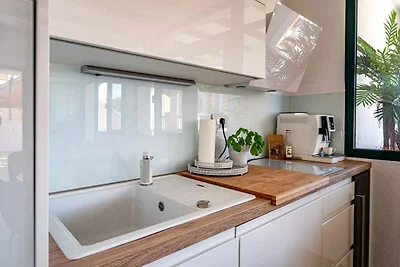 Traditionelle dalmatinische Steinvilla mit Po