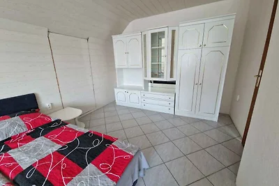 Ferienwohnung mit grossen Garten und Terrasse