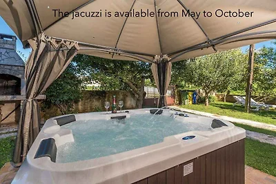 Ferienwohnung mit Klimaanlage und Whirlpool