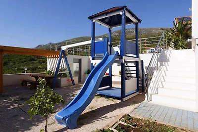 Villa mit Meerblick und Pool