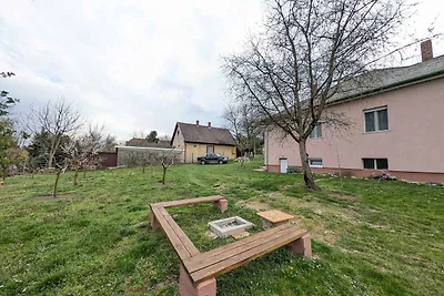 Ferienhaus mit Terrasse und grossem Garten