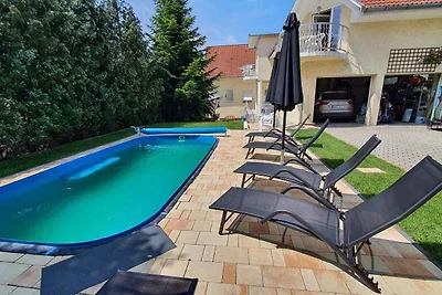 Ferienwohnung mit Kinderspielplatz und Balkon