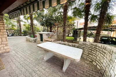 Ferienwohnung Mit Klimaanlage und Terrasse