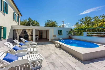 Ferienhaus mit Swimmingpool, Terrasse und