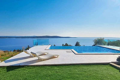 Ferienhaus mit Aussenpool