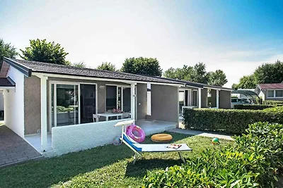 Bungalow mit Aussenpool