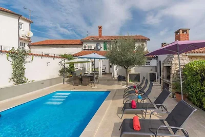 Ferienhaus mit Aussenpool
