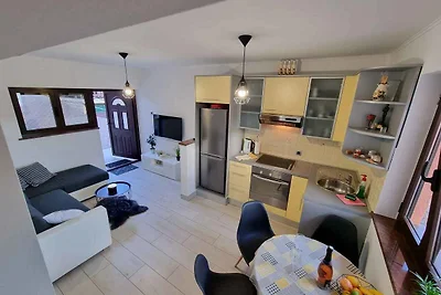 Ferienwohnung mit Garten und Klimaanlage