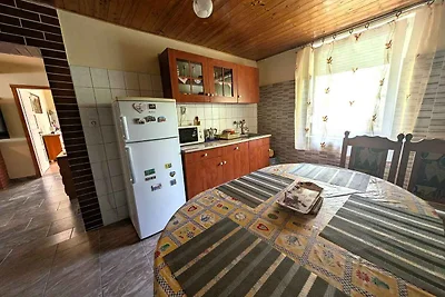Ferienhaus mit grossem Gaten und Klimaanlage