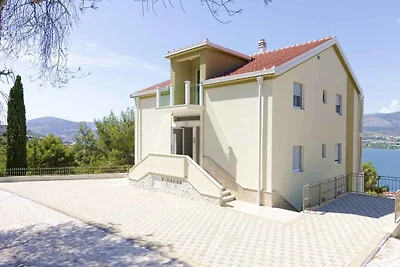Ferienhaus mit Pool und Klimaanlage