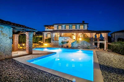 Villa mit Aussenpool