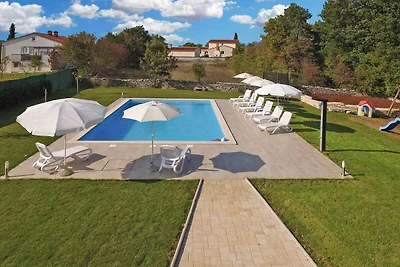 Ferienwohnung mit Pool und Klimaanlage