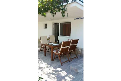 Ferienwohnung mit Terrasse und Grill, am Meer