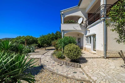 Ferienwohnung mit Pool und Klimaanlage