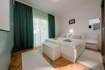 Schöne Wohnung auf der Insel Rab, nur 700m vo