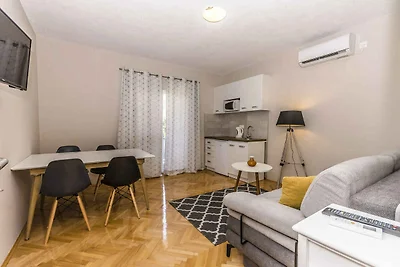 Ferienwohnung mit Klimaanlage und Balkon in