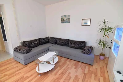 Ferienwohnung mit Terrasse und Balkon