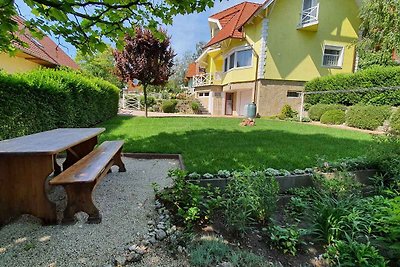 Ferienwohnung in ruhiger Lage mit Garten