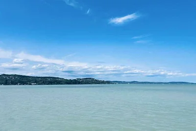 Ferienhaus in Strandnähe mit Terrasse und