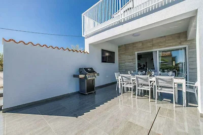 Ferienhaus mit Aussenpool