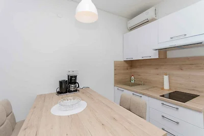 Ferienwohnung mit Klimaanlage und Meerblick