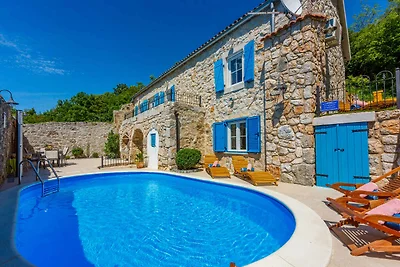 Ferienhaus mit Klimaanlage und Aussenpool