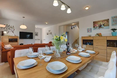 Ferienhaus mit Terrasse und Klimaanlage