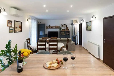 Ferienwohnung mit Terrasse und Grill
