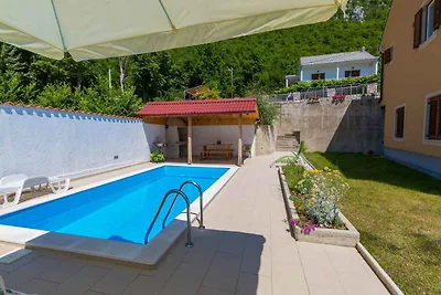 Ferienhaus mit Pool und Klimaanlage