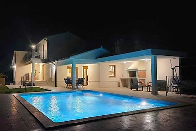 Villa mit Klimaanlage und Pool
