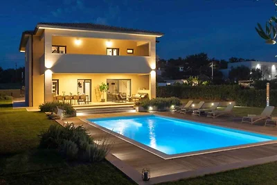 Villa mit Klimaanlage und Pool