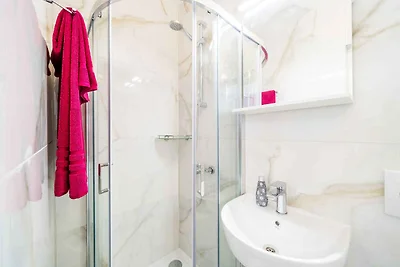 Ferienwohnung mit Klimaanlage und Balkon in