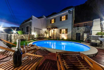Ferienhaus mit Klimaanlage und Aussenpool