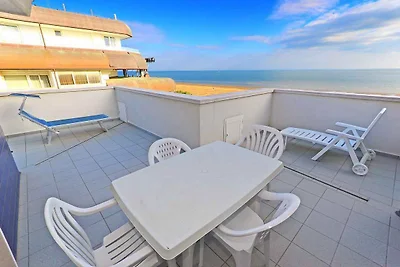 Ferienwohnung mit Balkon, Klimaanlage und